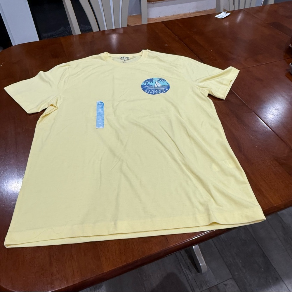IZOD Saltwater Light Yellow Short Sleeve Tee with Graphic